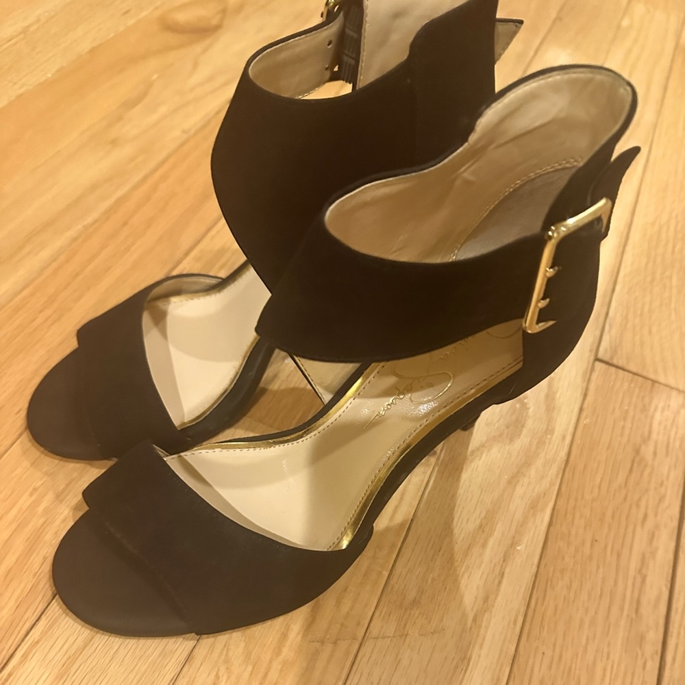 Jessica Simpson Heels Black 6/36. Excellent condition! Love the side strap!